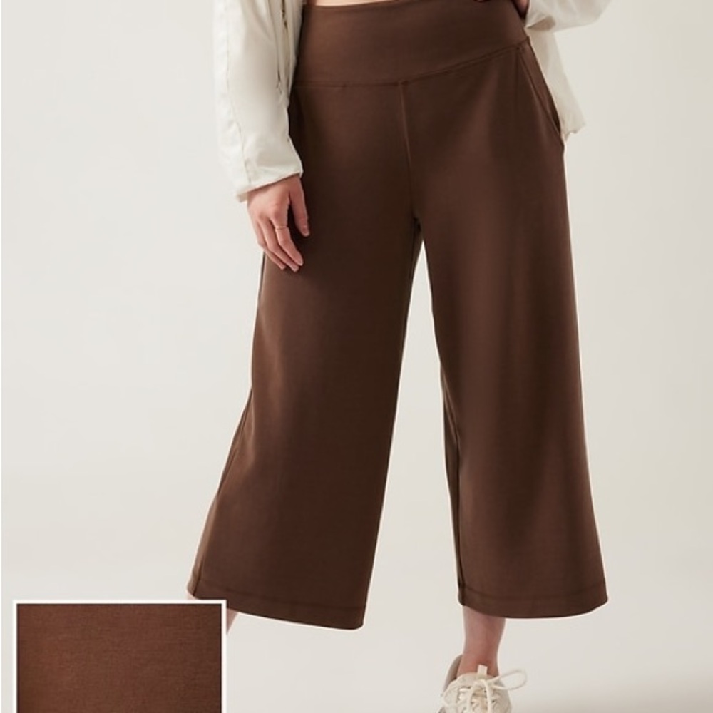 Athleta Seasoft Wide Crop Pant Medium Petite (MP)